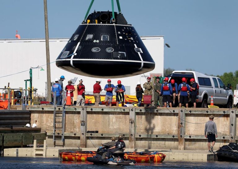 White House Plan To Kill SLS Super Rocket Could Halt Moon Landings