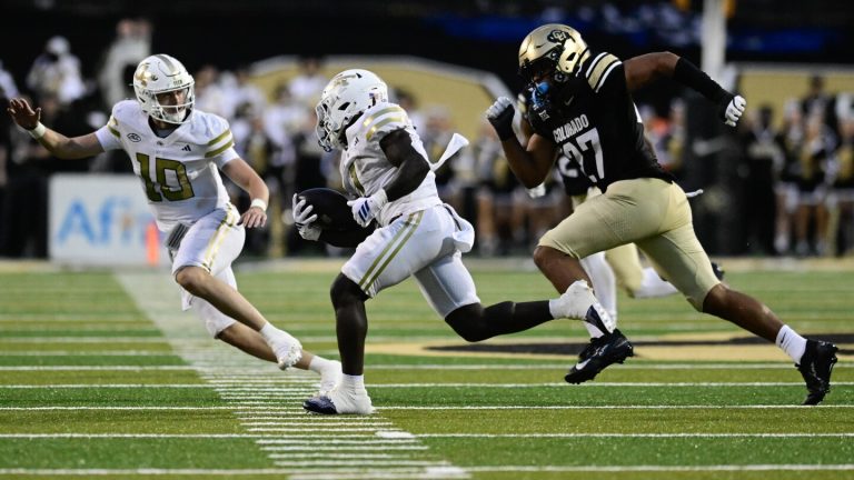 King Scampers For 45 Yard TD With 1:07 Left, Ga