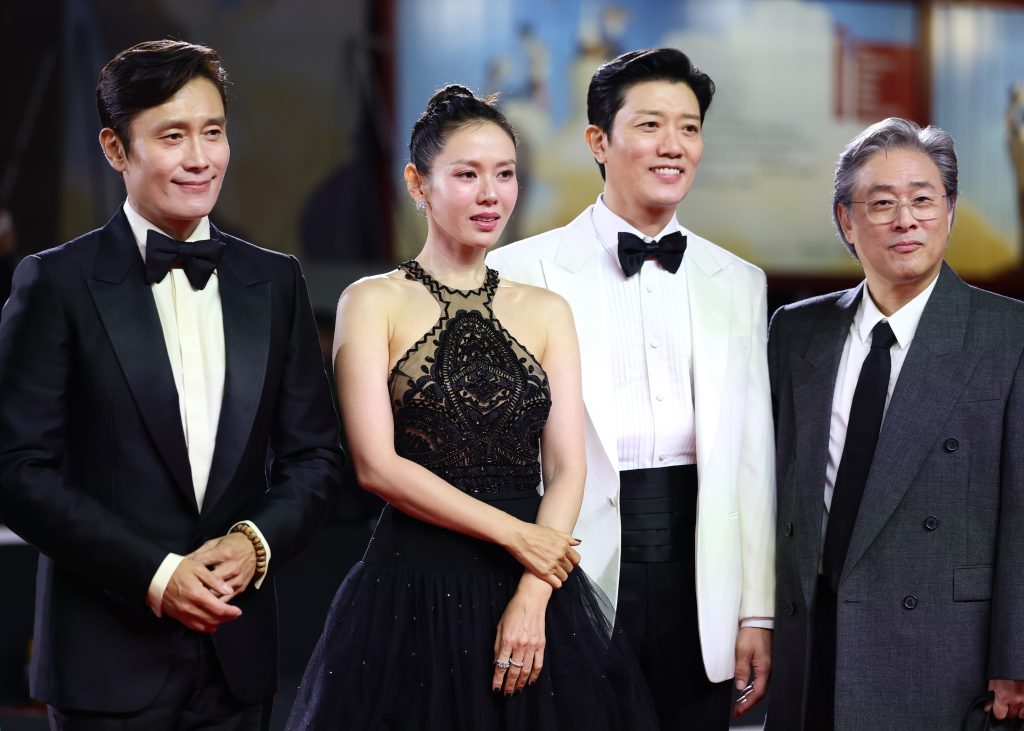 Park Chan Wook’s Twisted Thriller ‘No Other Choice’ Embraced At Venice With 6 Minute Standing Ovation