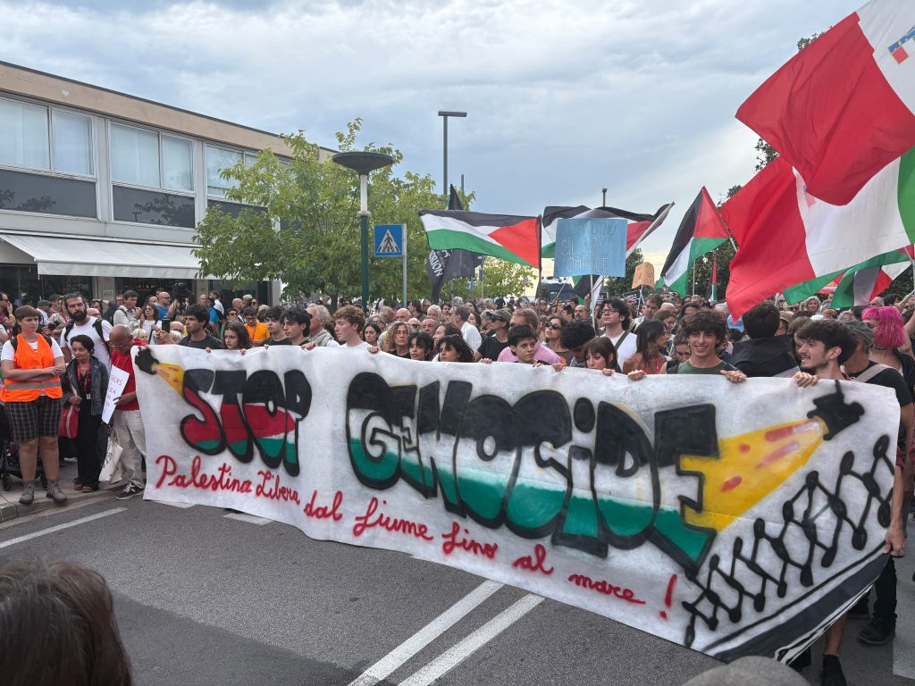 Huge Gaza Protest Marches Toward Venice Film Festival As Thousands Attend Rally