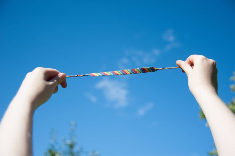 Friendship Bracelet 2000x1331 KzTa6c 768x511