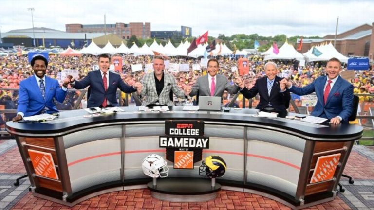 Sights And Sounds From Columbus As Lee Corso Appears On Final 'College GameDay'