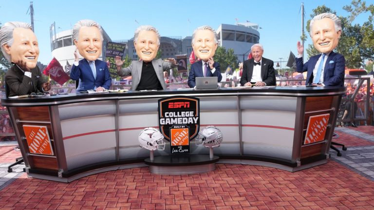 Lee Corso's Farewell To GameDay: Behind The Scenes Of A Football Celebration