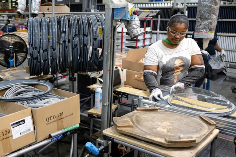 The Jobs Market Has Entered 'bizarro' World: Opening Bid Top Takeaway