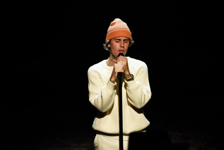 Justin Bieber Builds On ‘Swag’ Album With Quick Follow Up ‘Swag II’