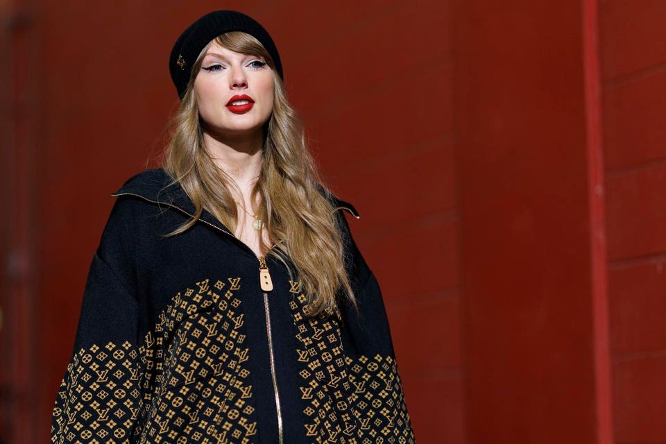 Taylor Swift’s Fan Favorite Albums Return As The World Prepares For The Next Era