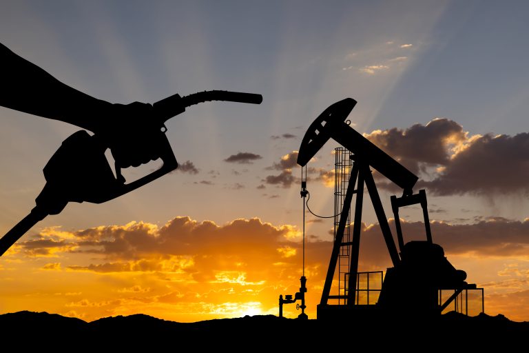 Brent Oil Futures Climb 2% As Russia Flows, U.S