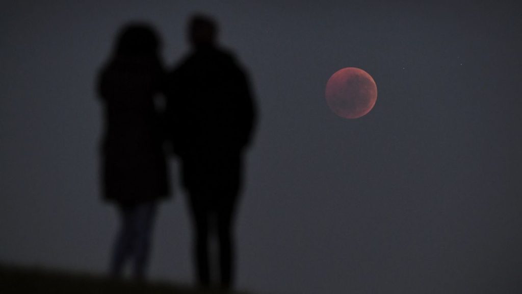 Where To See The Blood Moon Lunar Eclipse Sept