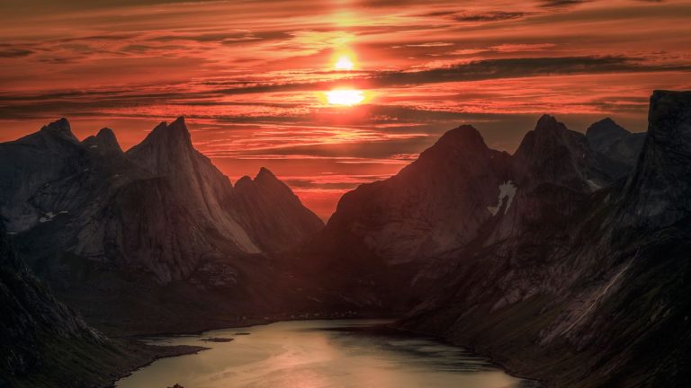 9 Places Where The Sun (Almost) Never Sets Or Rises