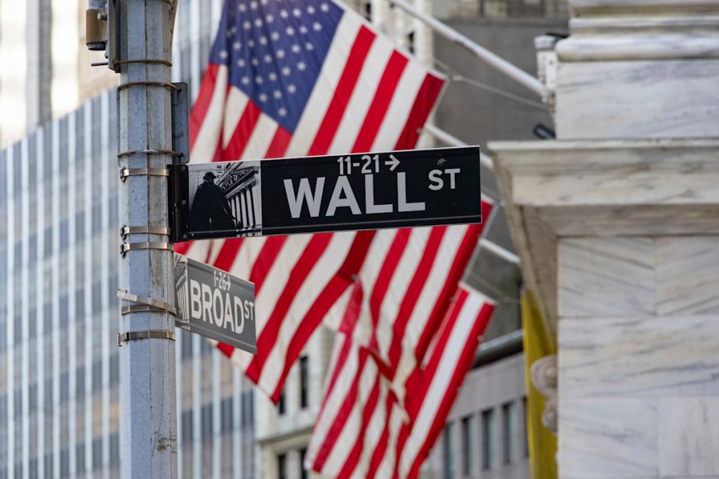 Stock Market Today: Dow, S&P 500, Nasdaq Nudge Up As Wall Street Braces For Revision To Jobs Data