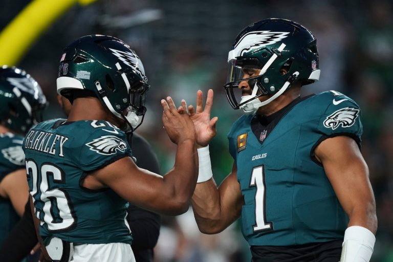 Eagles Cowboys Updates: Barkley, Hurts Look To Close Out Opener