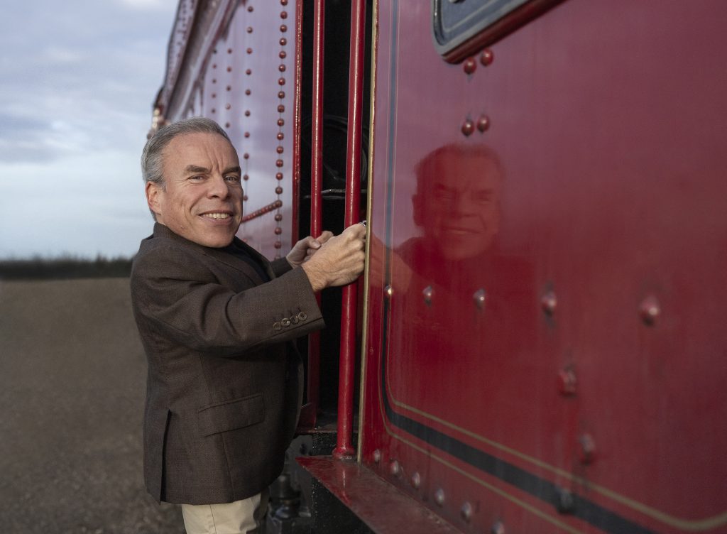 Warwick Davis To Return As Professor Filius Flitwick For HBO’s ‘Harry Potter’ TV Series