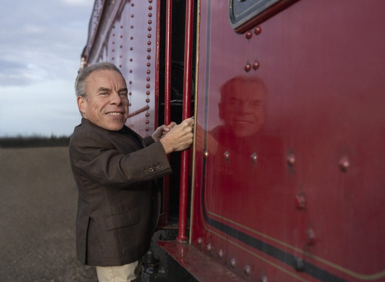 Warwick Davis To Return As Professor Filius Flitwick For HBO’s ‘Harry Potter’ TV Series