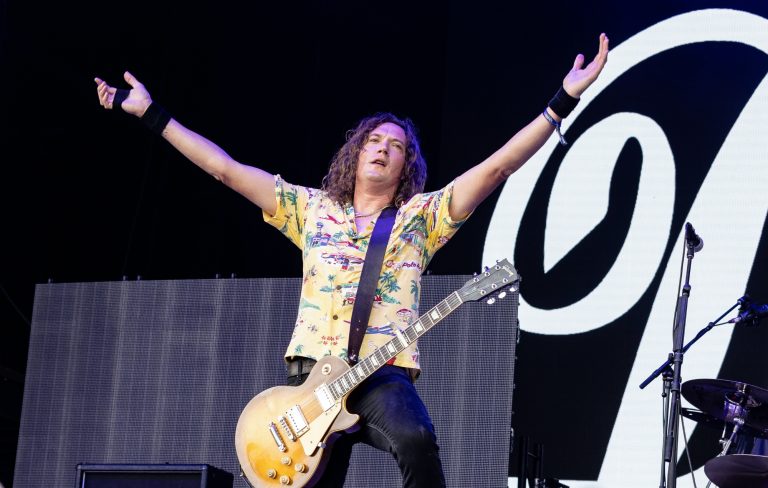 The Darkness’ Dan Hawkins Hits Out At Yungblud And Aerosmith Members’ VMAs Tribute: “What A Bunch Of Bellends”