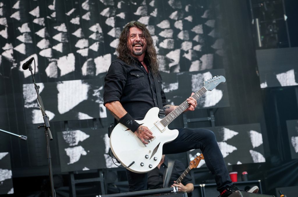 In Lead Up To Overseas Dates, ‘Foo Fighters Assemble’ In Pics Before First Shows With New Drummer