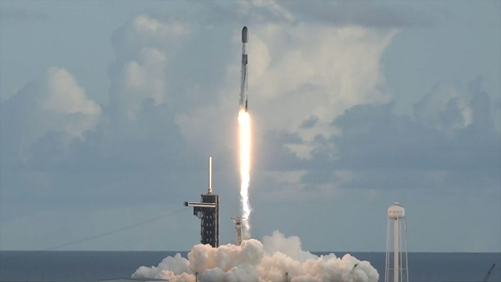 SpaceX Falcon 9 Launch From Florida Sends 28 Starlink Satellites Into Earth Orbit (video)