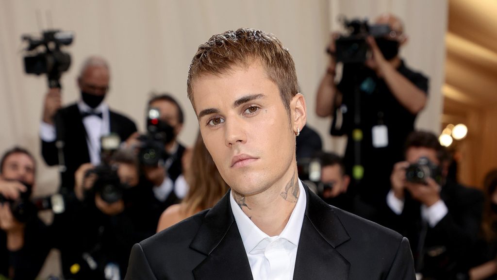 Justin Bieber Announces ‘Swag II’ Midnight Release