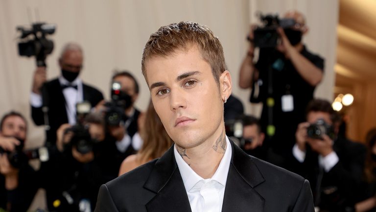 Justin Bieber Announces ‘Swag II’ Midnight Release
