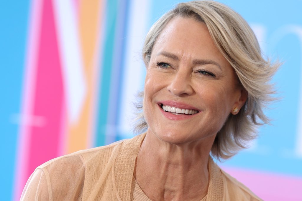 Robin Wright Says ‘America Is A S—show’ And ‘Everything’s Rush, Competition And Speed’; She Calls Leaving For England ‘Liberating’