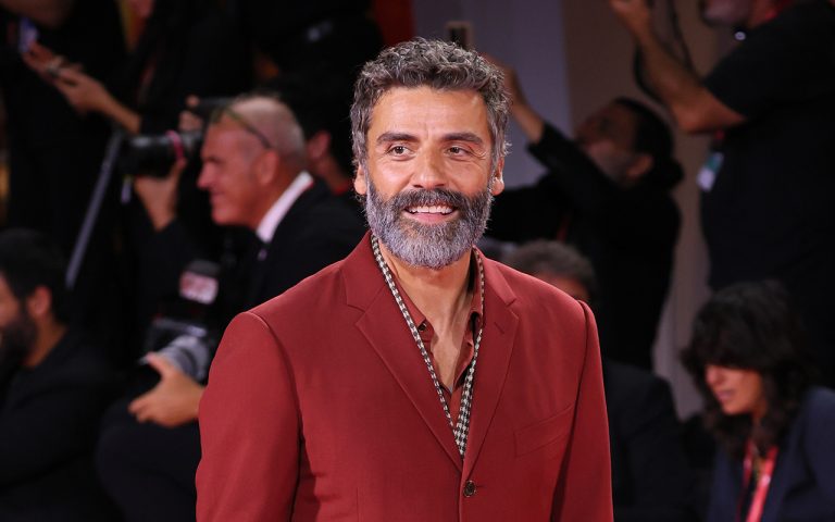 Oscar Isaac Embraces Julian Schnabel As ‘In The Hand Of Dante’ Scores 8 Minute Venice Ovation