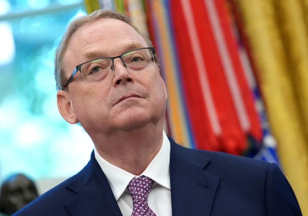 Trump Says Hassett, Warsh And Waller Are Finalists For Fed Chair