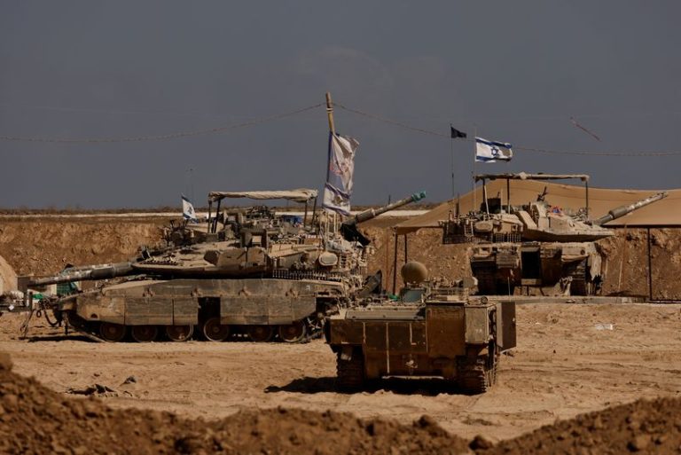 Israel Sends Tanks Deeper Into Gaza City, More Families Flee