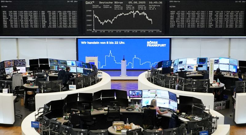 Europe’s STOXX 600 Dips As Nestle Shares Weigh; Inflation Data Awaited