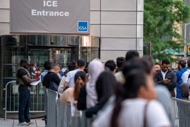 US Military Lawyers To Serve As Temporary Immigration Judges