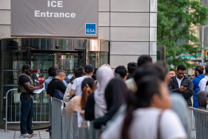 US Military Lawyers To Serve As Temporary Immigration Judges