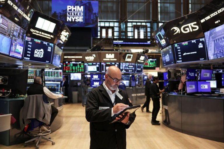 Wall Street Indexes Rise As Data Keeps Rate Cut Views Intact