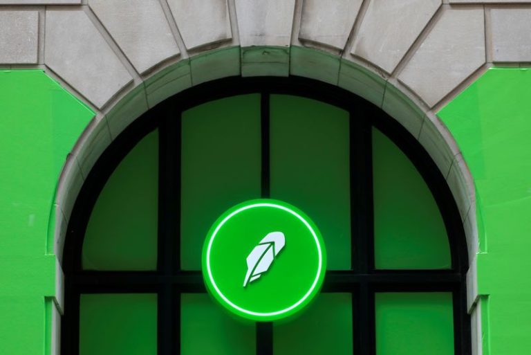 Robinhood To Join S&P 500 In Watershed Moment For US Fintech Sector
