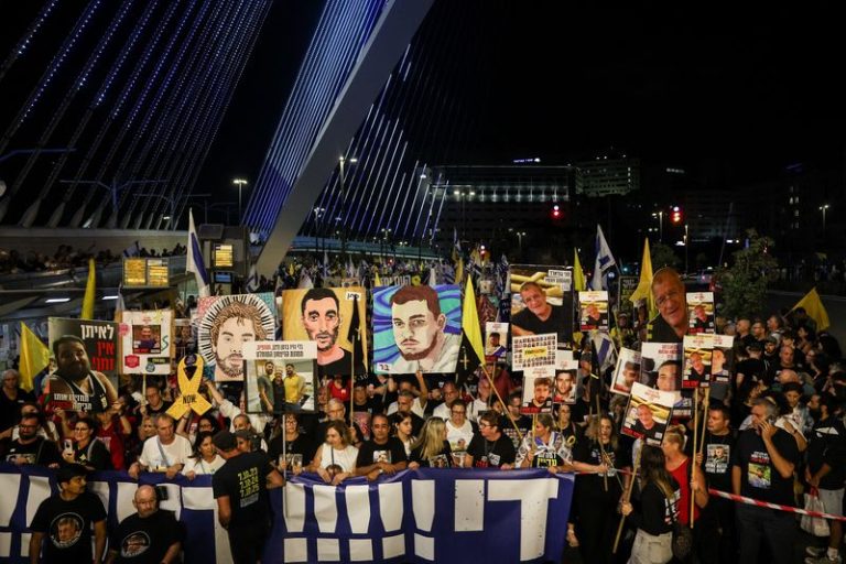 'Trump's Legacy Crumbles', Israelis Call On U.S