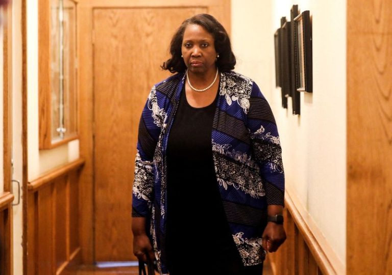 US Judge Temporarily Blocks Trump From Removing Fed Governor Cook