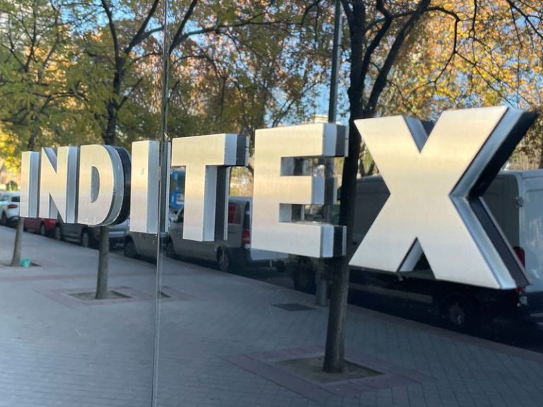 Zara Owner Inditex Sales Disappoint On Weaker Dollar, Cautious Consumers