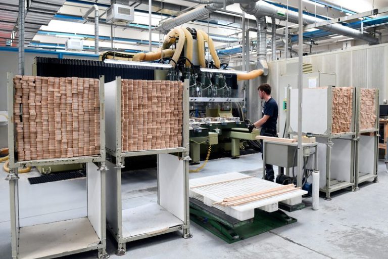 Italy Industry Output Unexpectedly Rises In July In Renewed Sign Of Recovery
