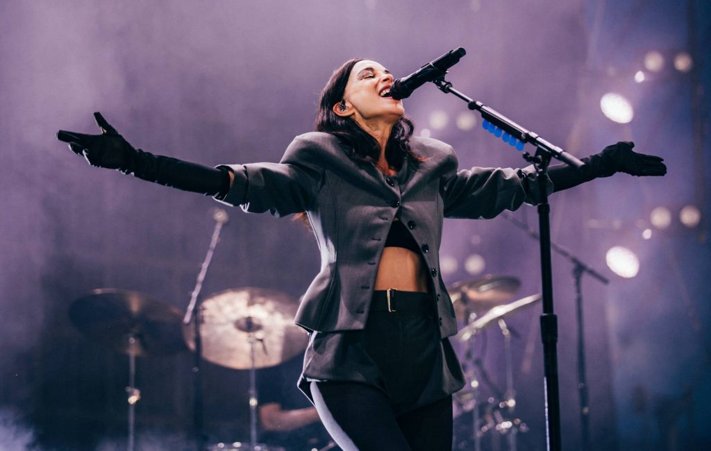 Watch St Vincent Play Deep Cuts And Fan Favourites With Jules Buckley And Orchestra For BBC Proms