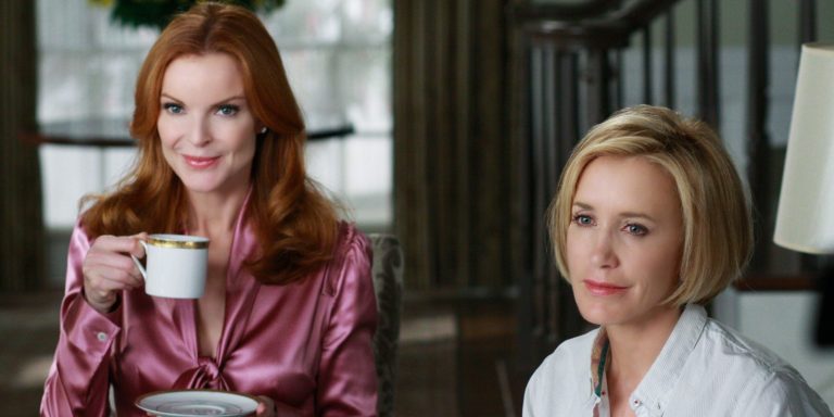 Netflix's The Hunting Wives Is A Fun Desperate Housewives Replacement