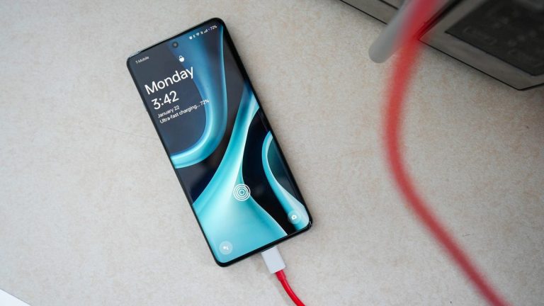 The OnePlus 12 Was Already Our Favorite Budget Android Phone And Now It's $300 Off