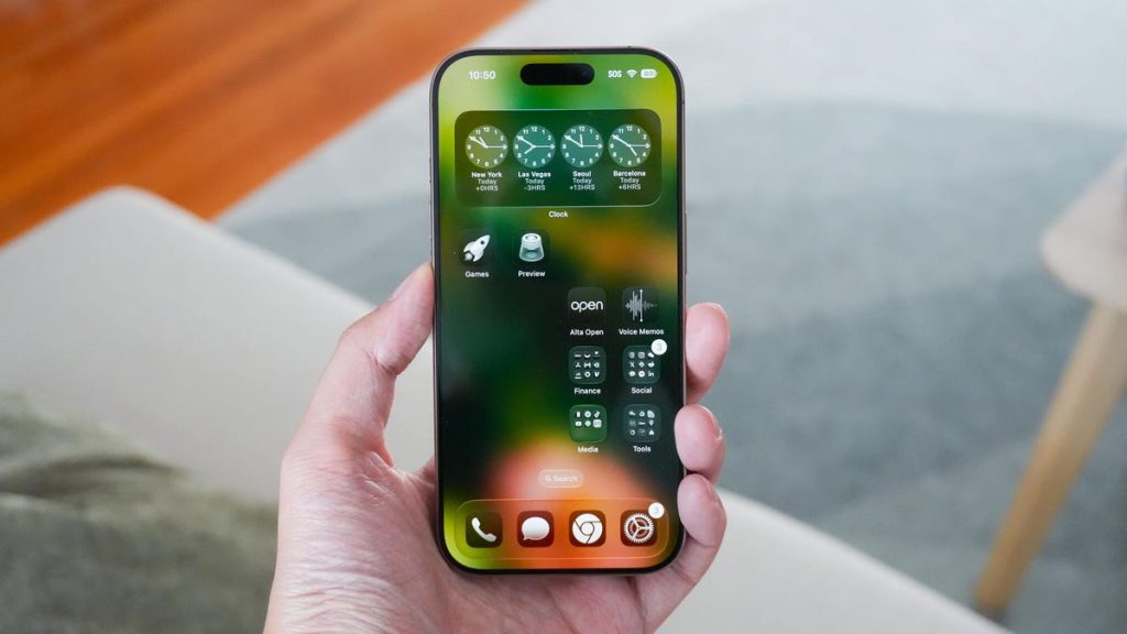 How To Clear Your IPhone Cache (and Why You Shouldn't Wait To Do It)