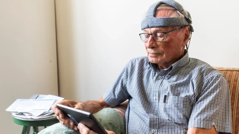 A 3 Minute Brainwave Test Could Spot Alzheimer’s Years Before Symptoms