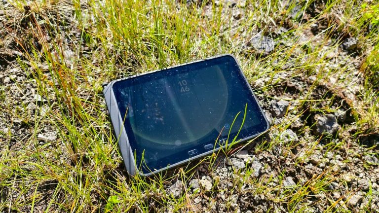 Could A Tablet Survive A Real Hike? This Samsung Galaxy Model Did   And I'd Bring It Again