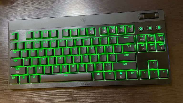 Razer BlackWidow V4 Low Profile Gaming Keyboard Review – The Slim Reaper