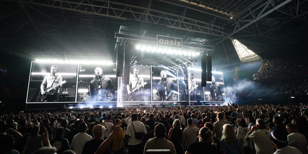 Top 10 Classic Rock Bands Touring In 2025: Don't Miss These Legends Live!