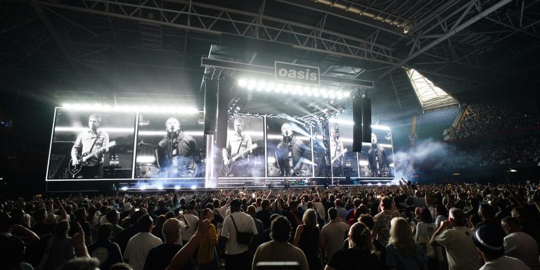 Top 10 Classic Rock Bands Touring In 2025: Don't Miss These Legends Live!