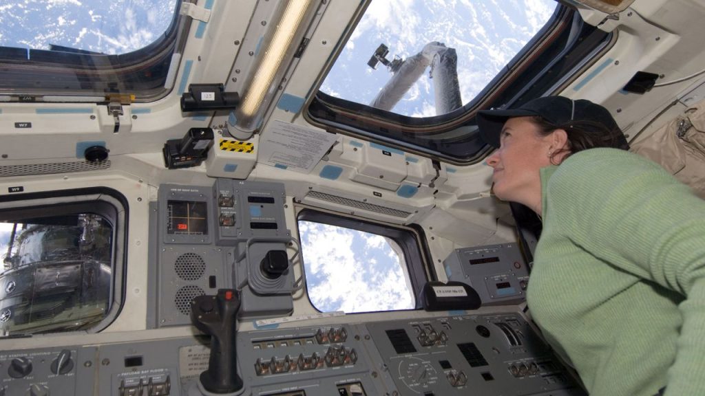 Astronaut Megan McArthur, 1st Woman To Pilot SpaceX Dragon, Retires After 25 Year NASA Career