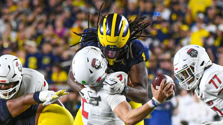 Michigan LB Barham Suspended 1st Half Vs