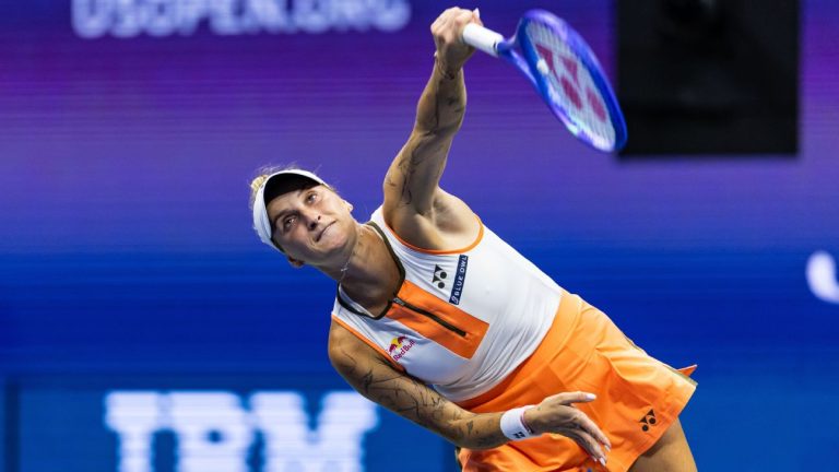 Vondrousova Withdraws, Puts Sabalenka In Semis