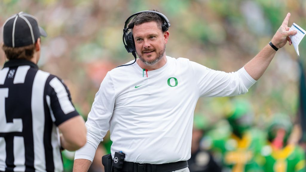 Ducks Dominate After Gundy 'pours Gas On Fire'