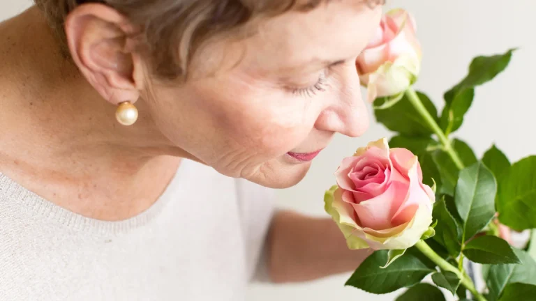 Your Nose Could Detect Alzheimer’s Years Before Memory Loss