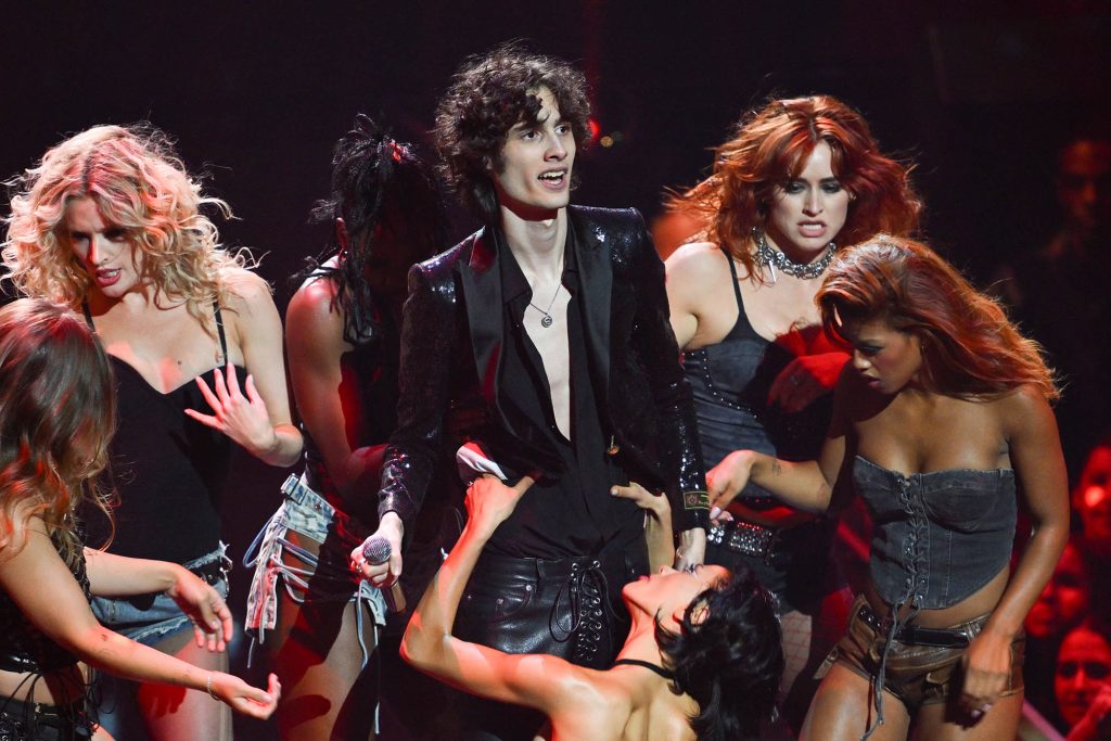 Sombr Finds His Inner Heartthrob During VMAs Main Stage Debut